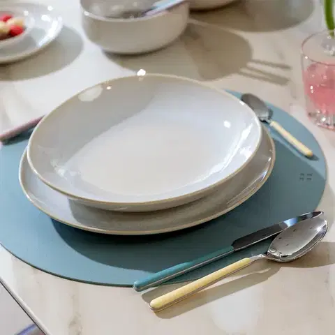 Halványkék tányéralátét ø 38 cm - Elements Ambiente - 593882
