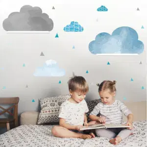 Gyerekszoba dekoráció IKEA polc fölé
