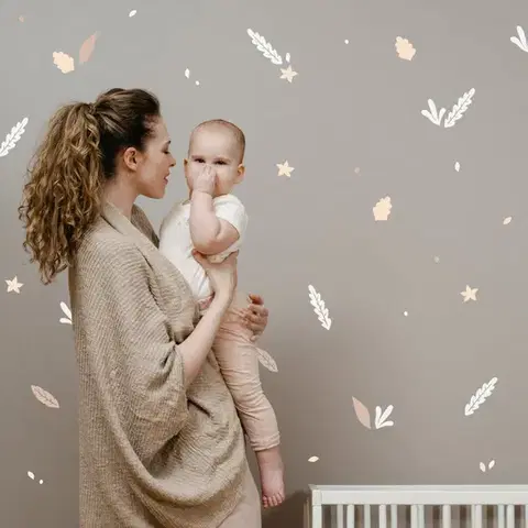 Különféle formájú áthelyezhető textil falmatricák az általad választott színkombinációban nappaliba.