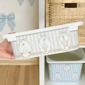Matrica az IKEA TROFAST dobozra – Libák masnival