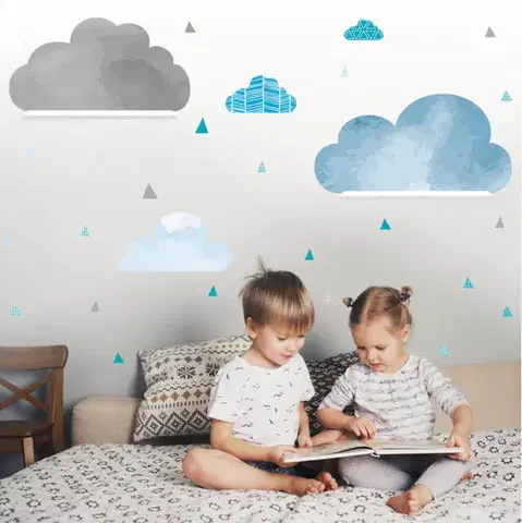 Gyerekszoba dekoráció IKEA polc fölé