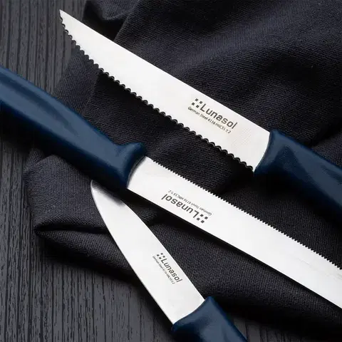 Fogazott pengekéssel ellátott steak kés 11,2 cm — Master Blue - 105643